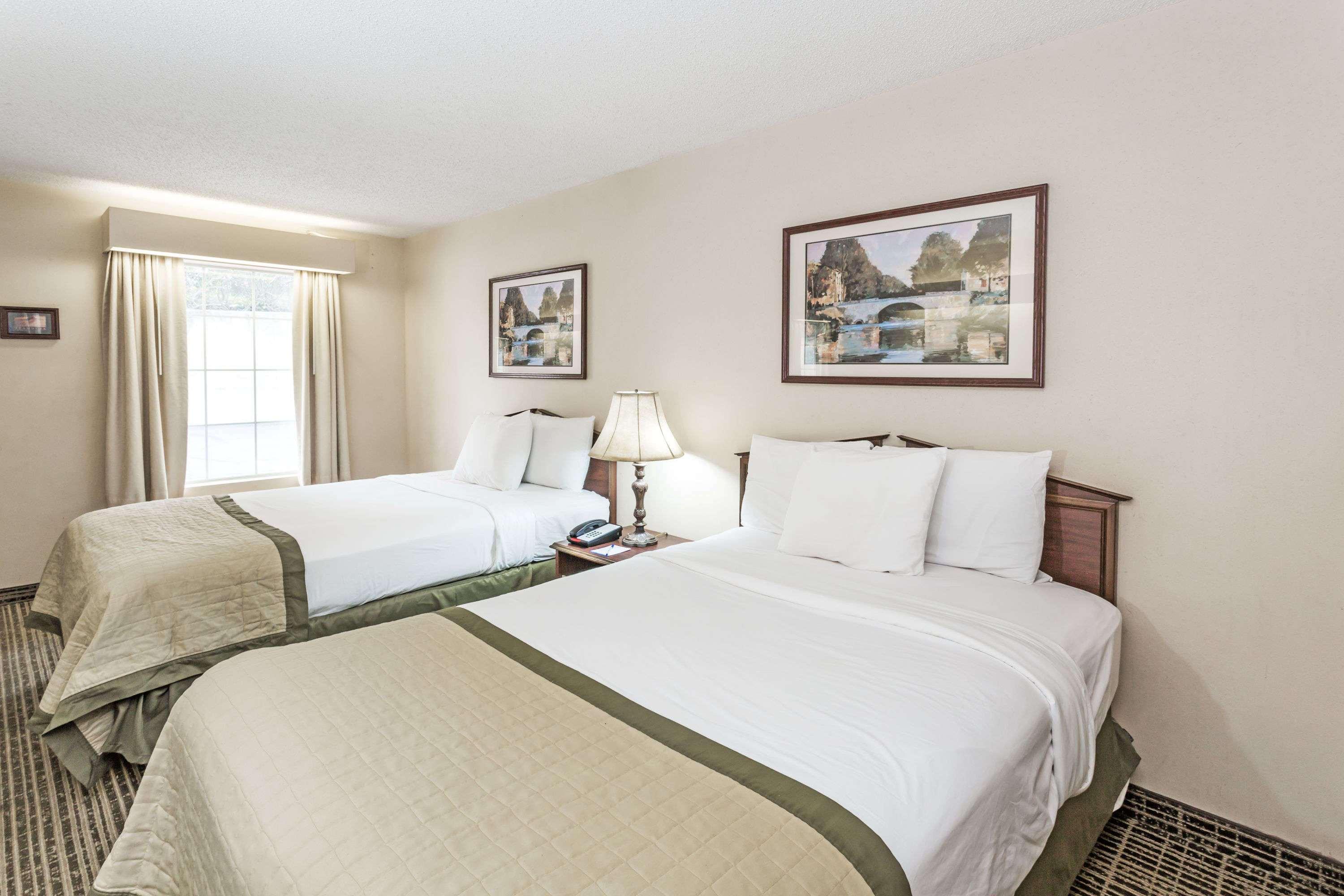Baymont By Wyndham Valdosta At Valdosta Mall Exterior photo
