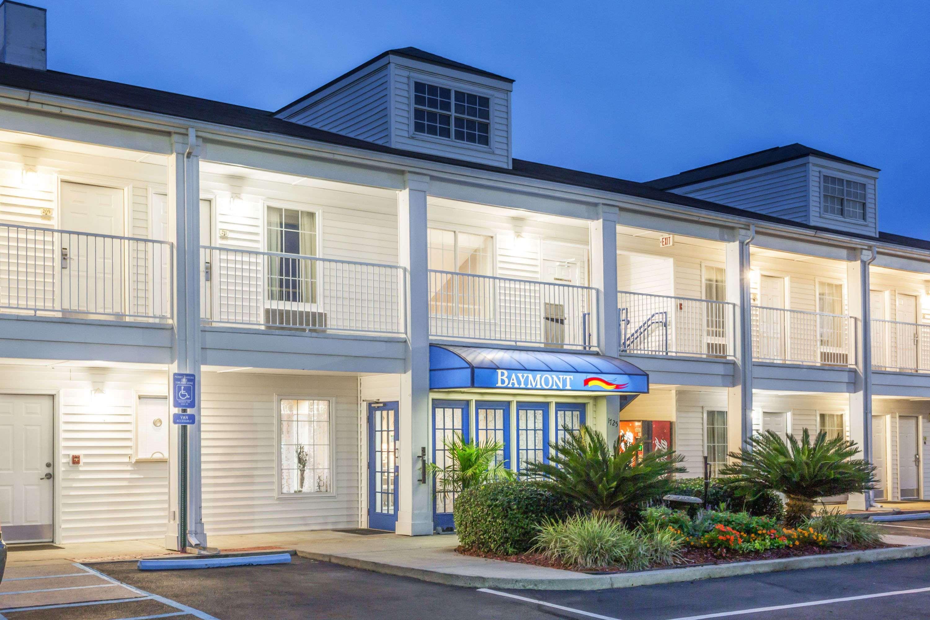 Baymont By Wyndham Valdosta At Valdosta Mall Exterior photo