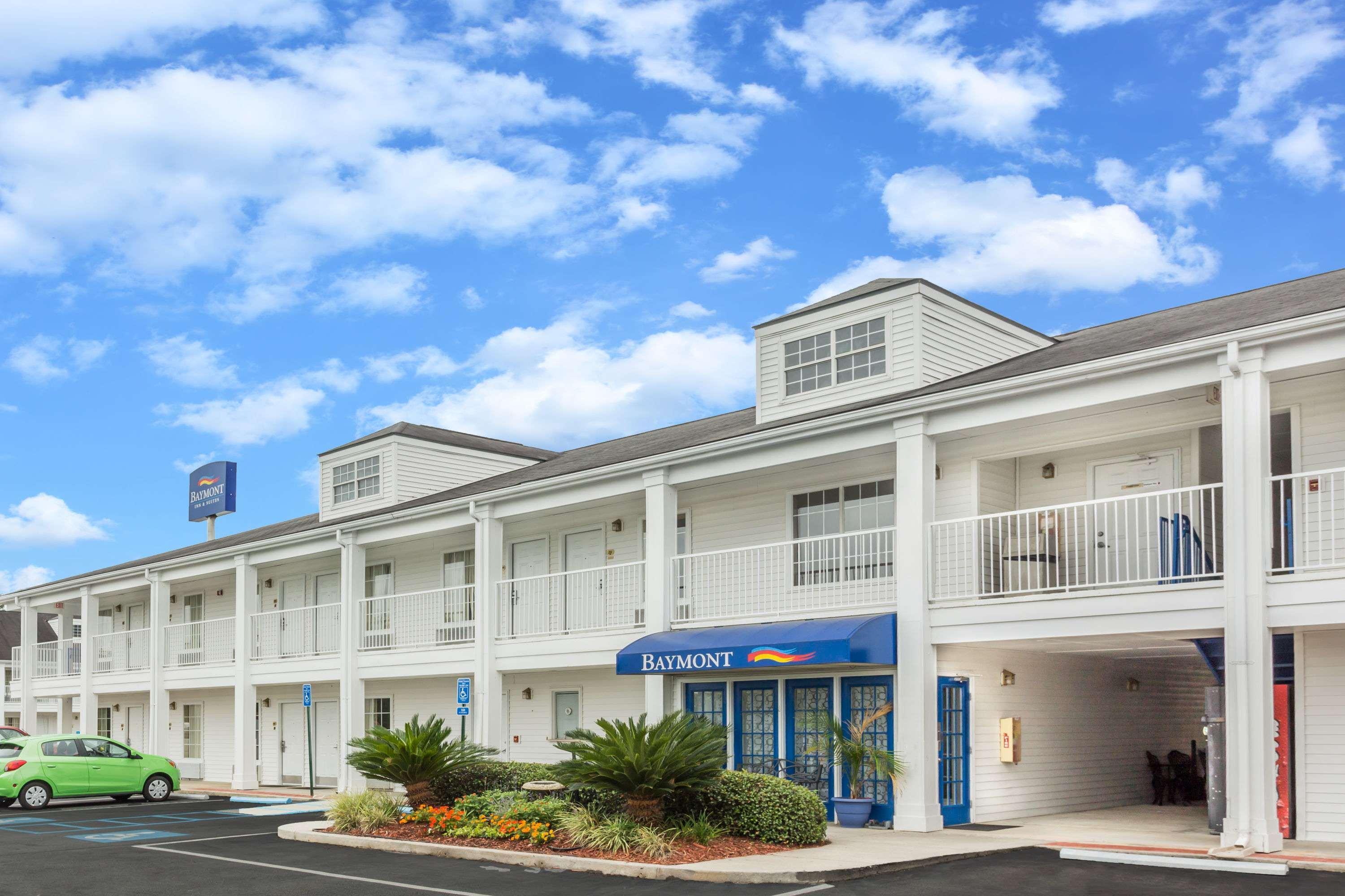 Baymont By Wyndham Valdosta At Valdosta Mall Exterior photo