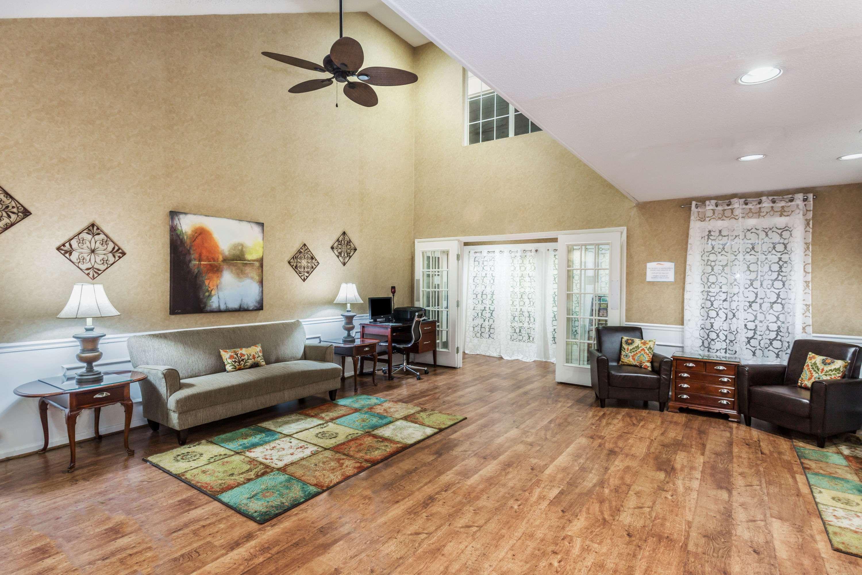 Baymont By Wyndham Valdosta At Valdosta Mall Exterior photo